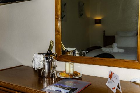 Comfort Room. Champagne and sweetness stay, Saint Gatien des Bois, Deauville, Honfleur 